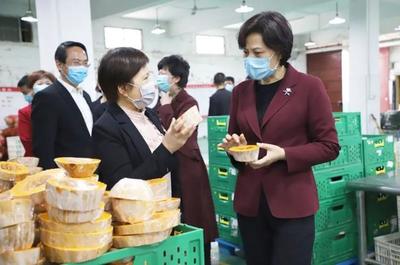 春耕正當(dāng)時(shí),省婦聯(lián)調(diào)研農(nóng)村婦女合作社復(fù)工復(fù)產(chǎn)情況